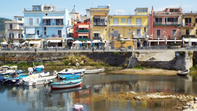 Ground uplift at the Darsena, the old fishing port at Pozzuoli in Campi Flegrei. The ramp on the right originally reached sea level. It now stands more than 1.5 m out of the water.