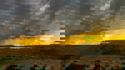 Lamdscpae photo of maountains and desert with vegetation