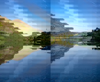 A view over a body of water in the Lake District